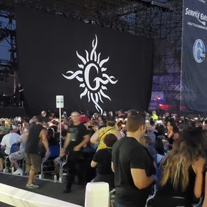 Meet your Posher, Tighe